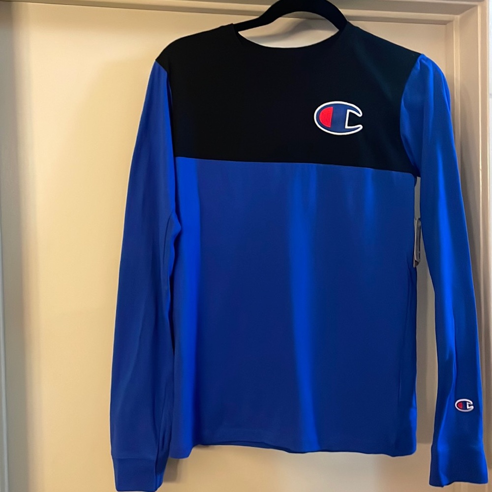 BRAND NEW Champion Long-sleeve